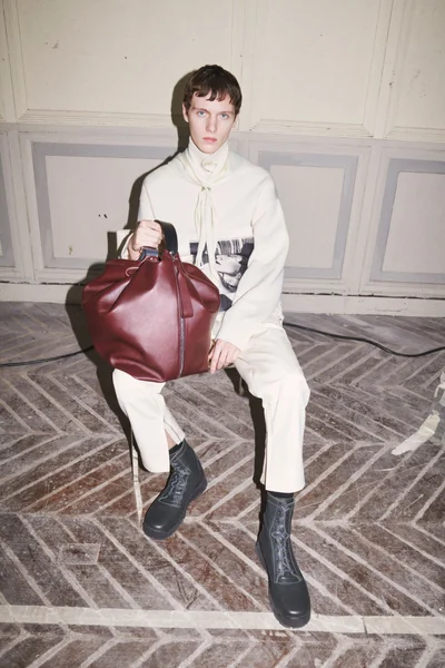 Look 3